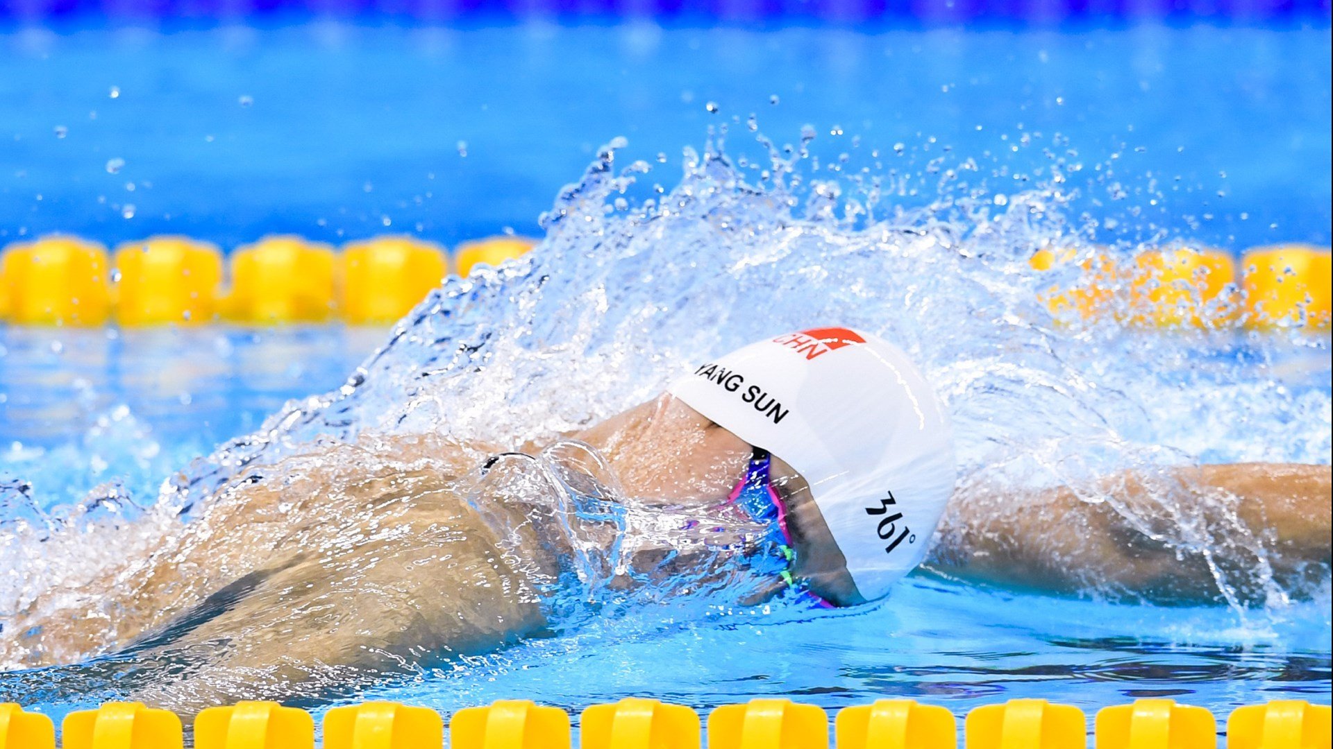 绿色环保足球场馆成为新宠，行业规模不断扩大，足球场绿地