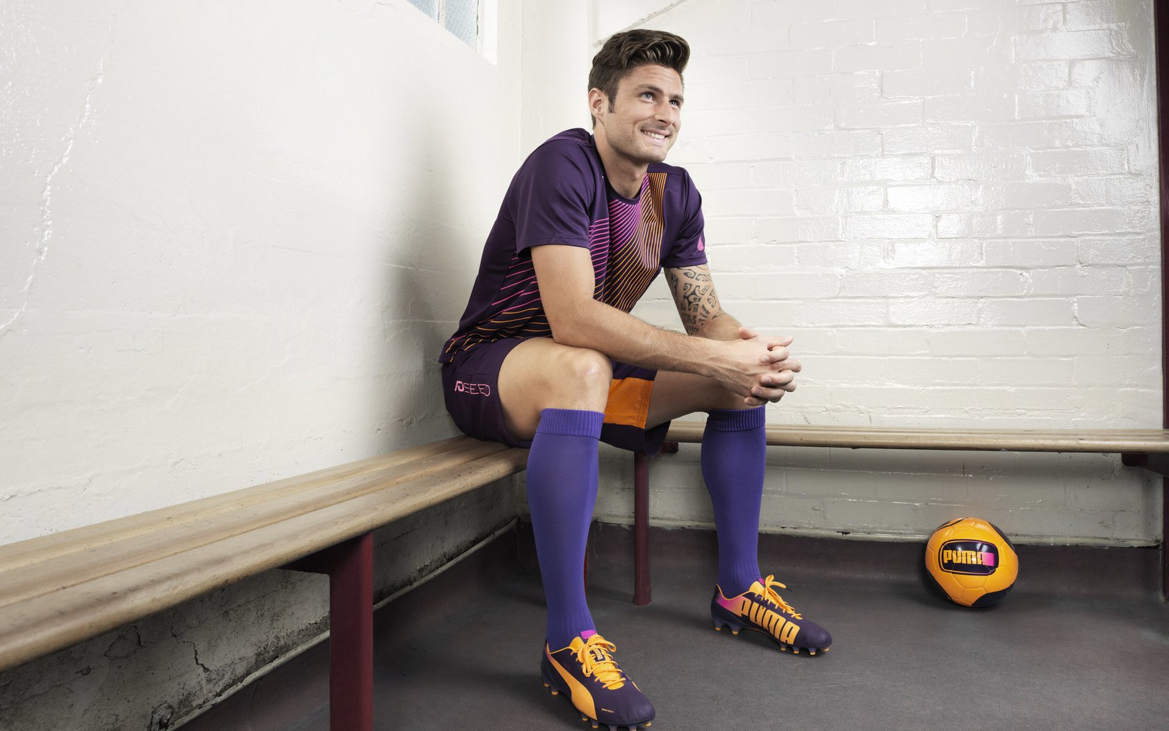 9游-英格兰举办篮球知识讲座，英格兰大赛进球